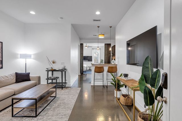 210 30th Ave N 210, Nashville