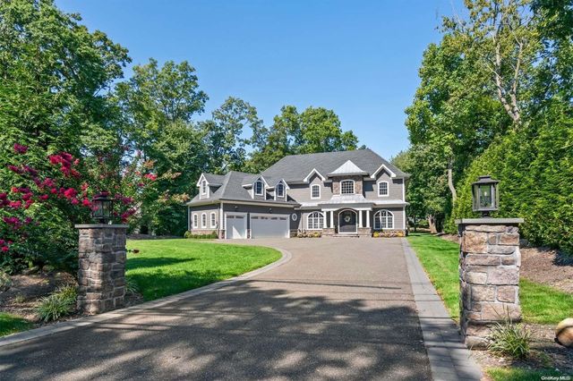 383 Vanderbilt Parkway, Dix Hills
