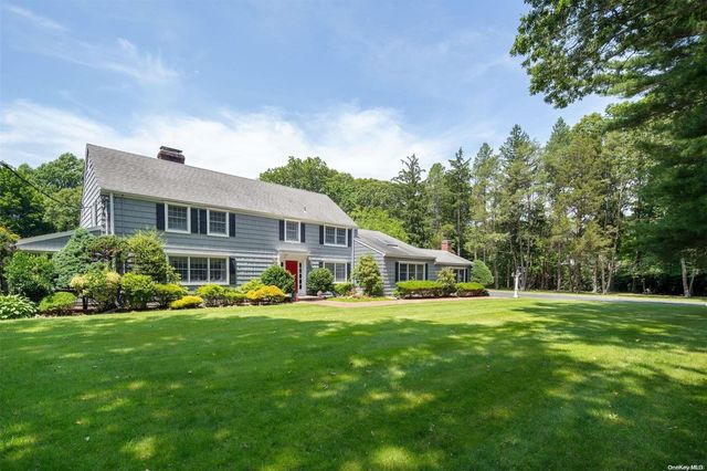1614 Stewart Lane, Laurel Hollow