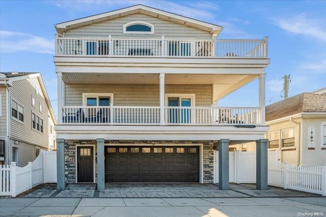 206 Grand Boulevard, Long Beach