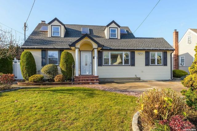 1899 Prospect Avenue, East Meadow