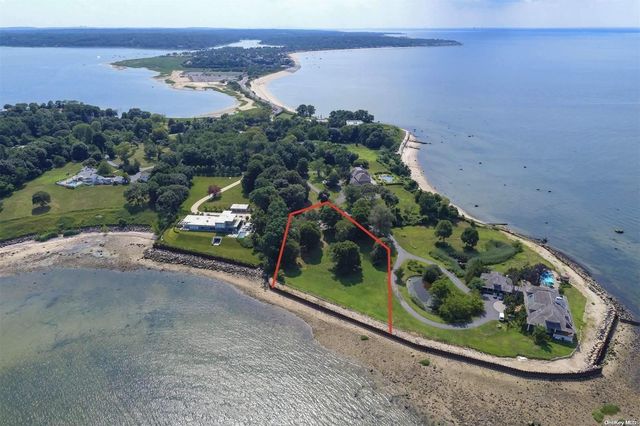 105 Centre Island Road, Centre Island