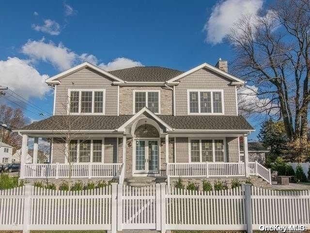 2 Seaman Road, Glen Cove