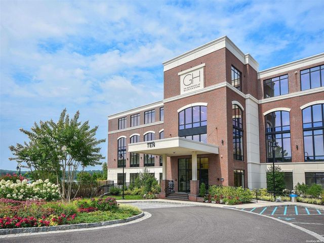 10 Shore Road # 405, Glenwood Landing