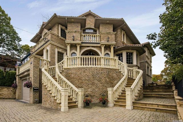 49-16 Annadale Lane, Little Neck
