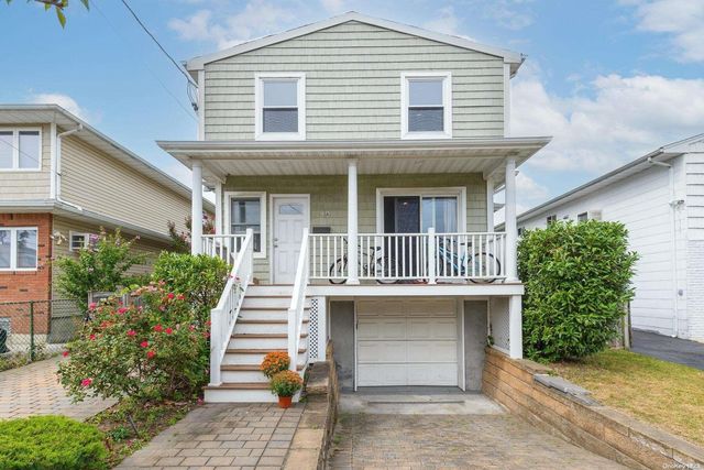 19 Graywood Road, Port Washington