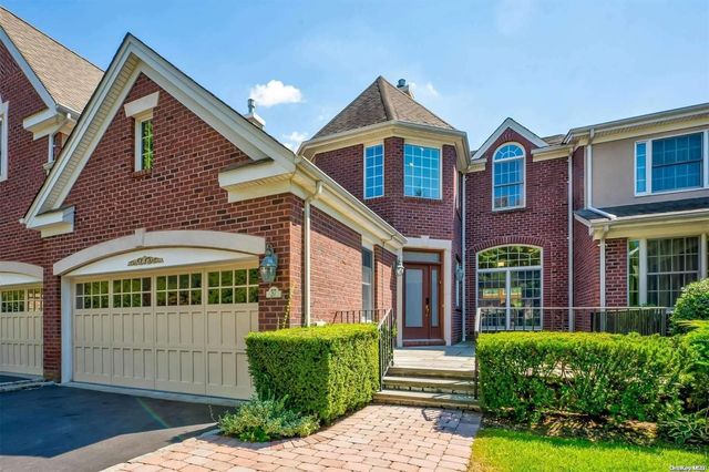 37 Wilkshire Circle # 37, Manhasset
