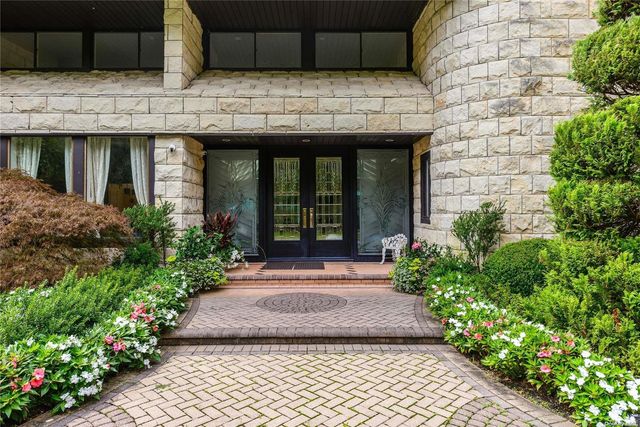 4 Summerwind Drive, Muttontown