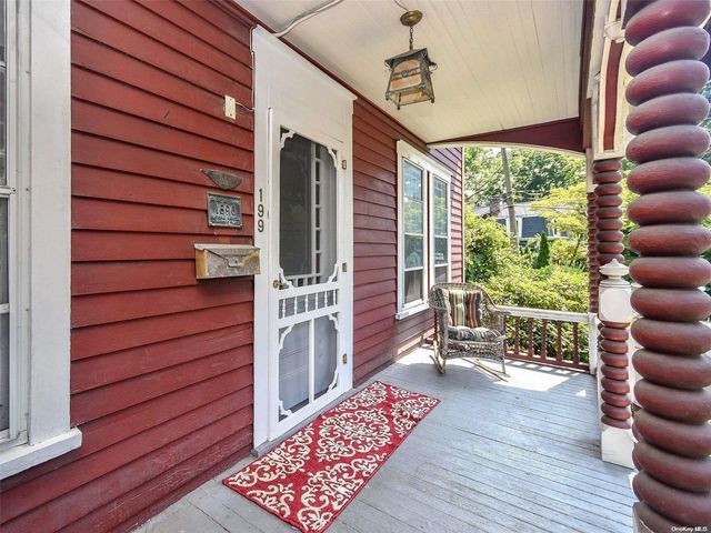 199 Prospect Avenue, Sea Cliff