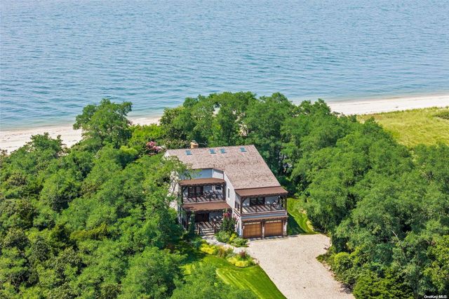 16 Old Field Woods Road, Setauket