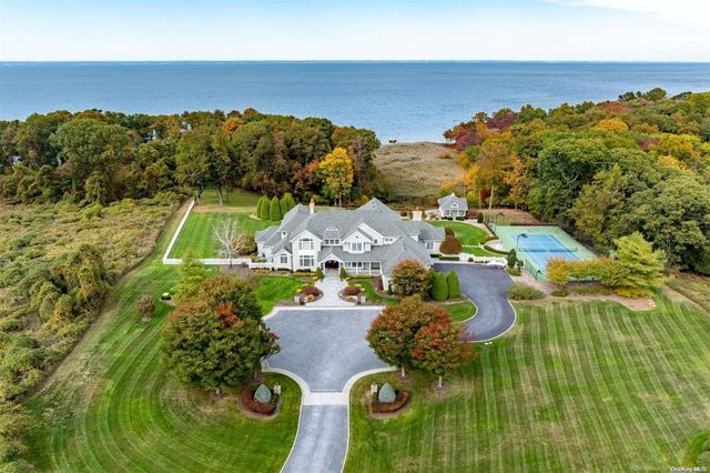 697 Short Beach Road, Nissequogue