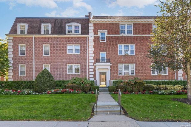 26 Hamilton Place # B3, Garden City