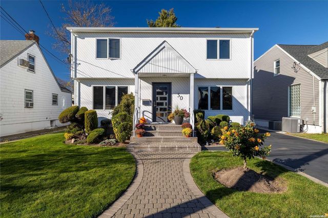 50 Hollywood Avenue, Lynbrook