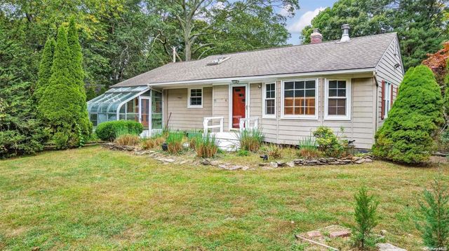 6 Nassau Road, Hampton Bays