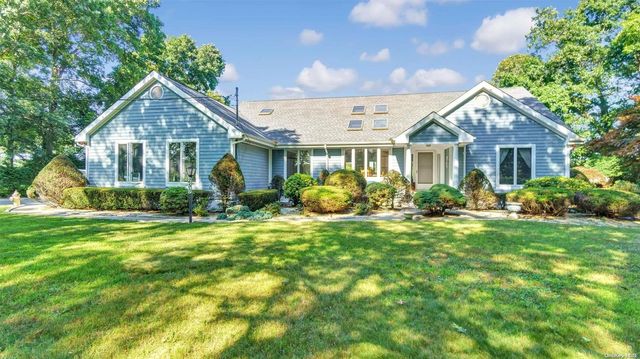 250 Peconic Bay Boulevard, Aquebogue