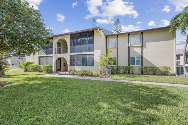 313 Pine Ridge Circle C2, Greenacres