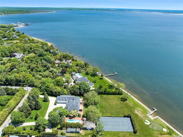 8 Titus Lane, Bellport Village