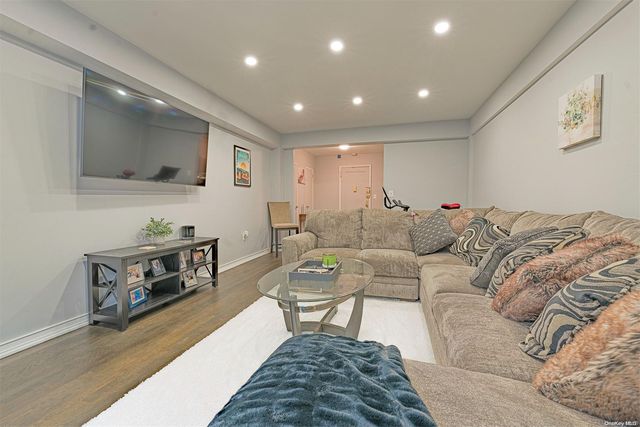 255 Bronx River Road # 7r, Yonkers
