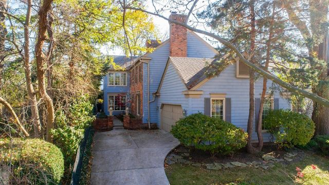 194 Charlevoix Avenue, Grosse Pointe Farms
