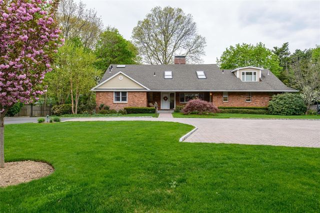 175 Split Rock Road, Syosset