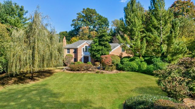 18 Harriman Drive, Sands Point