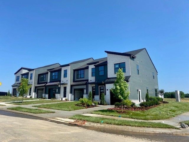 1008 Riverbrook Dr, Gallatin
