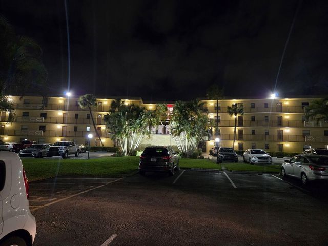 9355 Sw 8th Street St Sw #323, Boca Raton