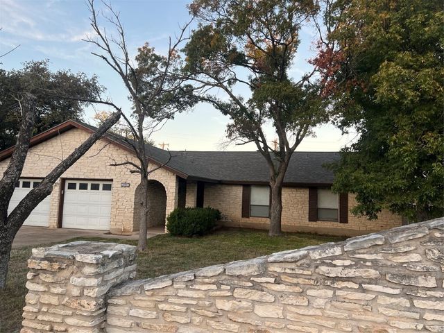 2001 Deep Wood Drive, Round Rock