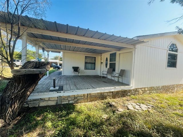 334 339 County Road W, Burnet