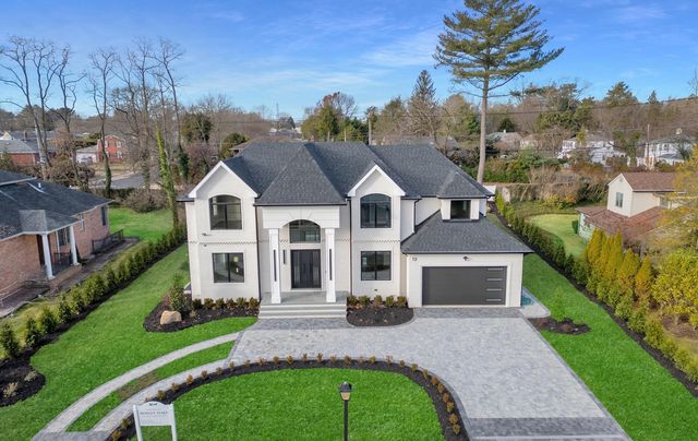 19 Percheron Lane, Roslyn Heights