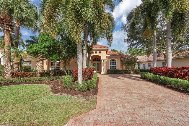 9030 One Putt Pl, Port Saint Lucie