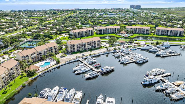 1001 Seafarer Cir #104, Jupiter