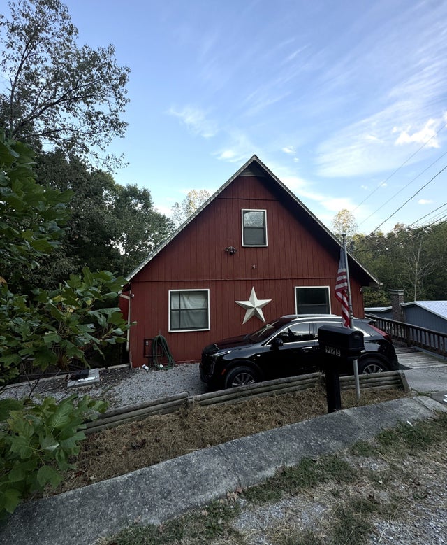 925 Cherokee Dr, Smithville