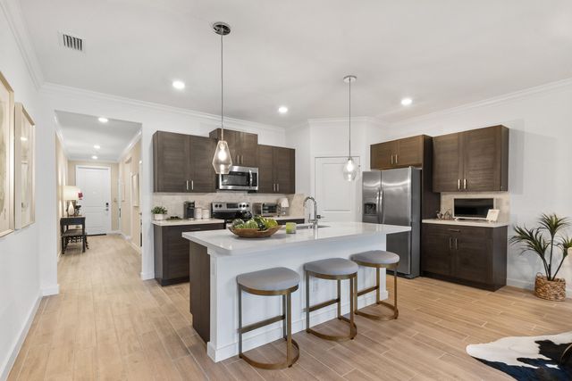 1413 Ne White Pine Ter, Ocean Breeze