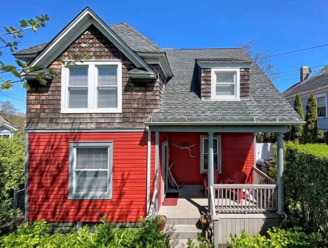 324 5th Avenue, Greenport
