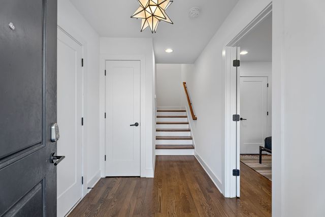 519 Chesterfield Ave 1, Nashville
