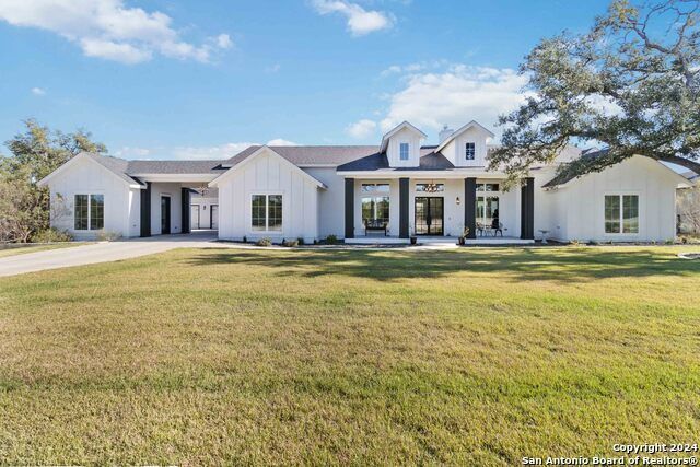 1258 Game Trl, New Braunfels