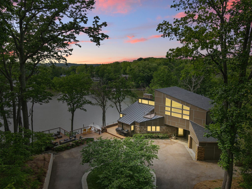 1252 Fenwick Garth, Arnold