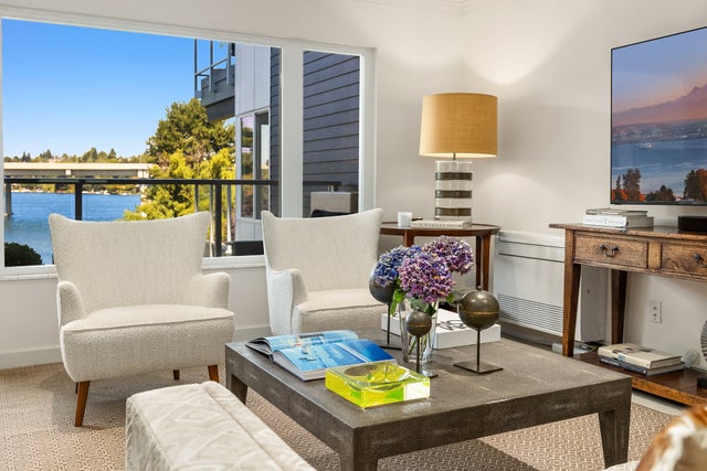 2500 Canterbury Ln E, Unit 302, Seattle