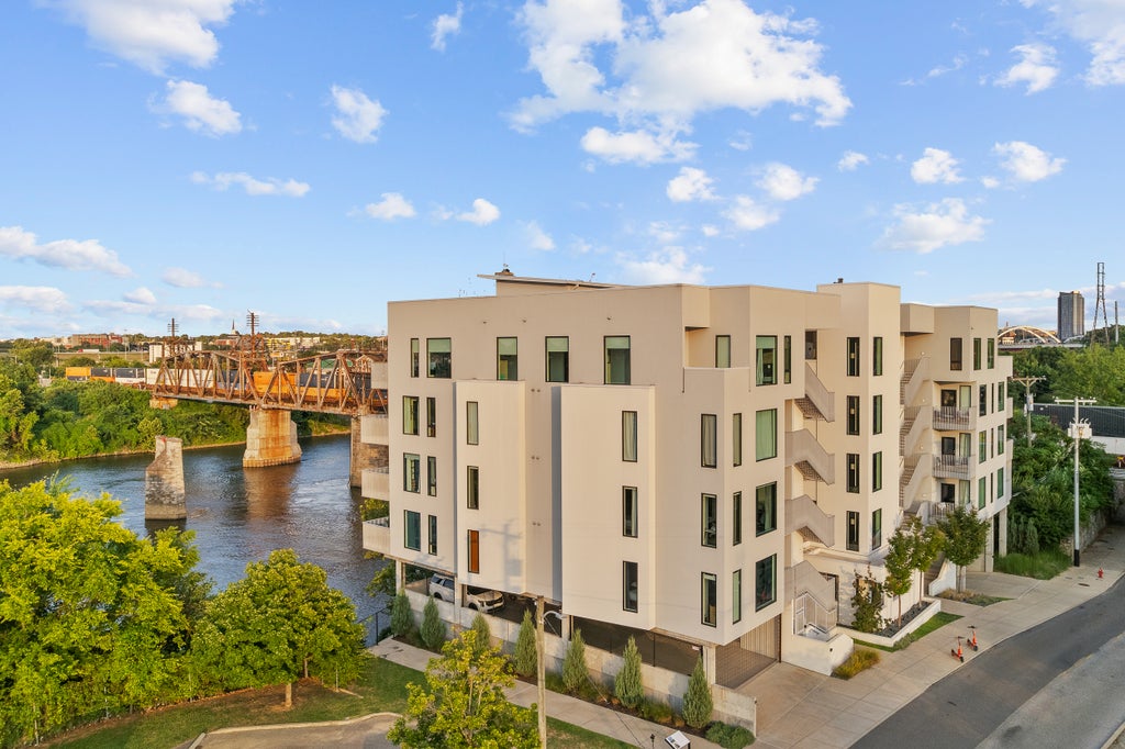 700 1st Ave N, Unit 403, Nashville