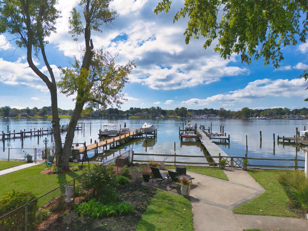 78 W Kingston Park Ln, Middle River