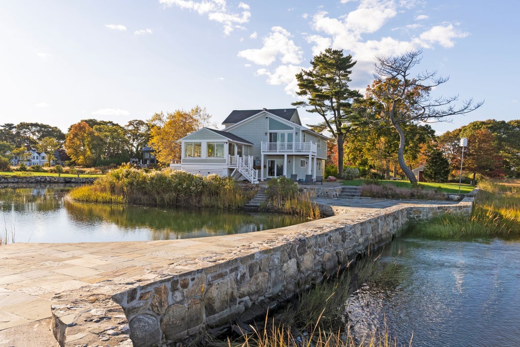 50 Shorehaven Rd, Westport