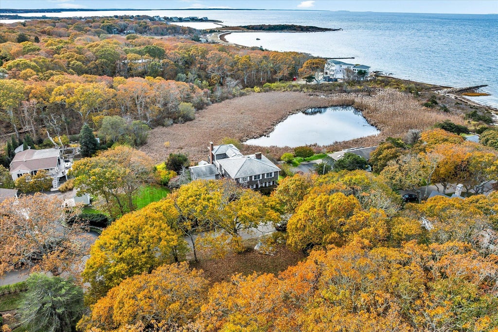 38 Nemasket Rd, West Falmouth