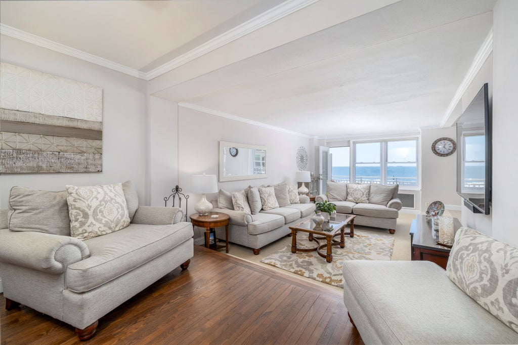 522 Shore Rd, Unit 4w, Long Beach