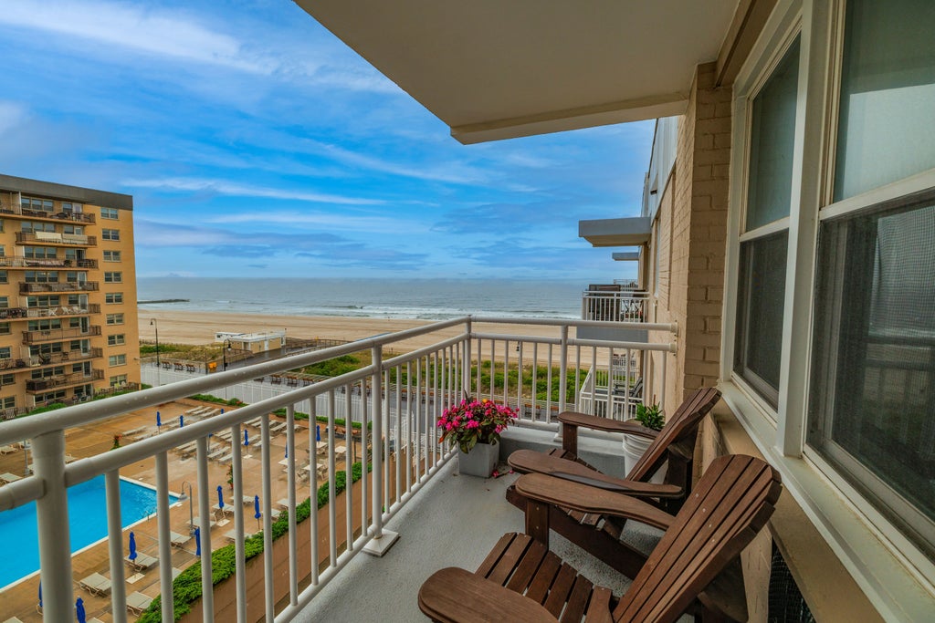 522 Shore Rd, Unit 6c, Long Beach