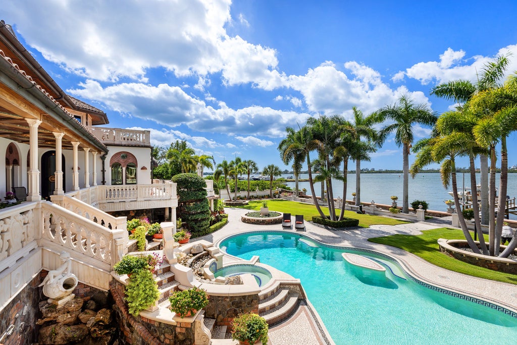 1310 S Lake Shore Dr, Sarasota