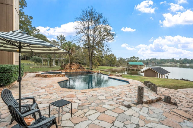 186 Lake Rd, Huntsville