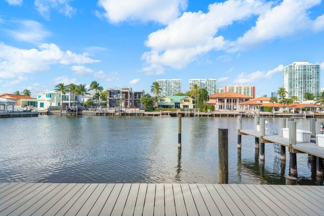 429 Poinciana Island Dr, Unit 1415, Sunny Isles Beach