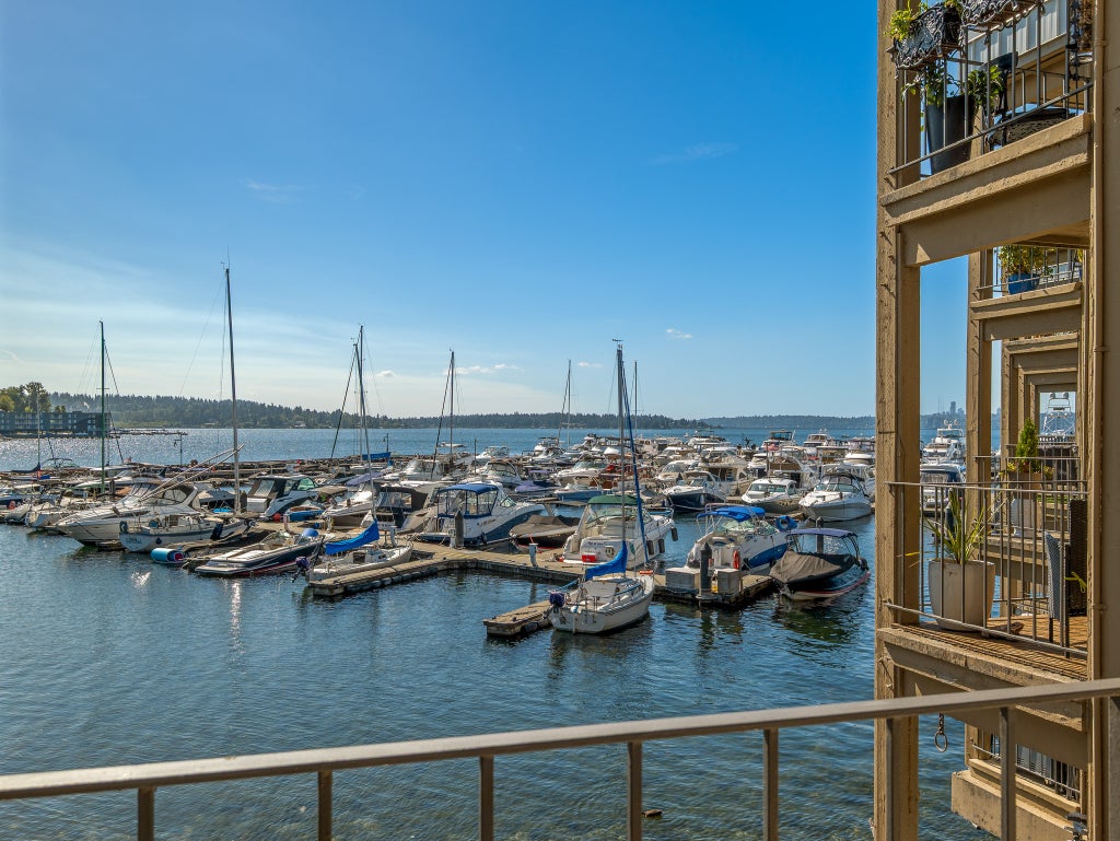 65 Kirkland Ave, Unit 201, Kirkland