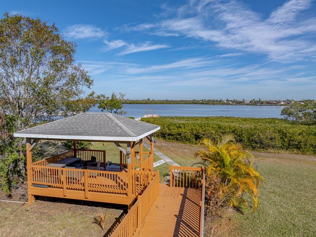 3484 Shore Dr, Safety Harbor